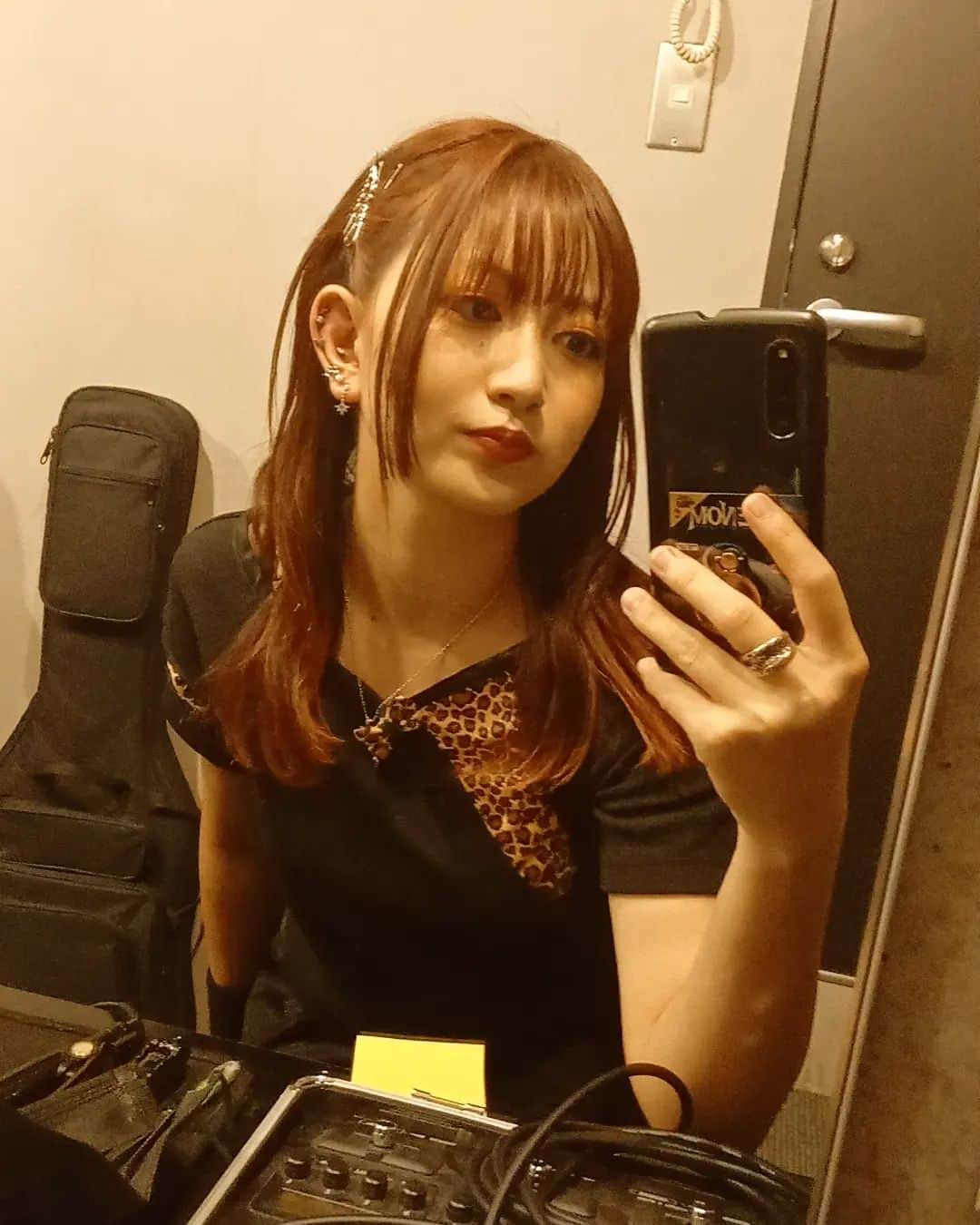 のインスタグラム：「昨日のライブありがとうございましたー！！次は11月2日にMELODIA Tokyoです！ぜひー🤩  @melodiatokyo @yumurashohei  #rockfusion #gig #musicianlife」