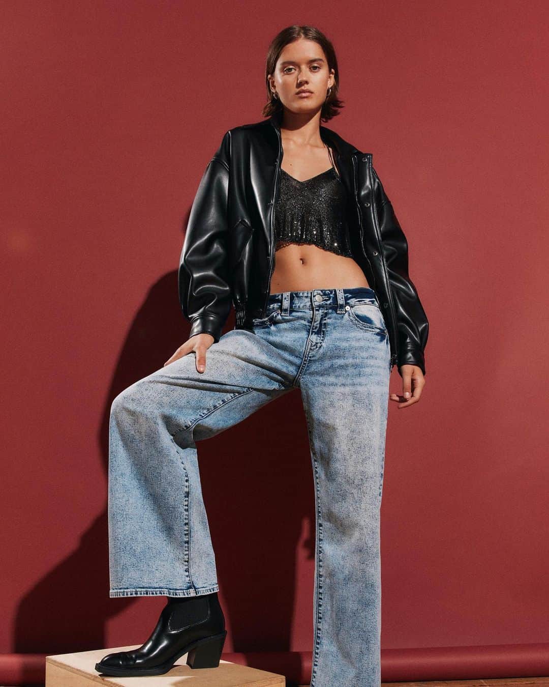 Urban Outfittersさんのインスタグラム写真 - (Urban OutfittersInstagram)「Nobody knows denim on denim better than @truereligion: shop the newest fall collection online now at UO.」10月14日 8時51分 - urbanoutfitters