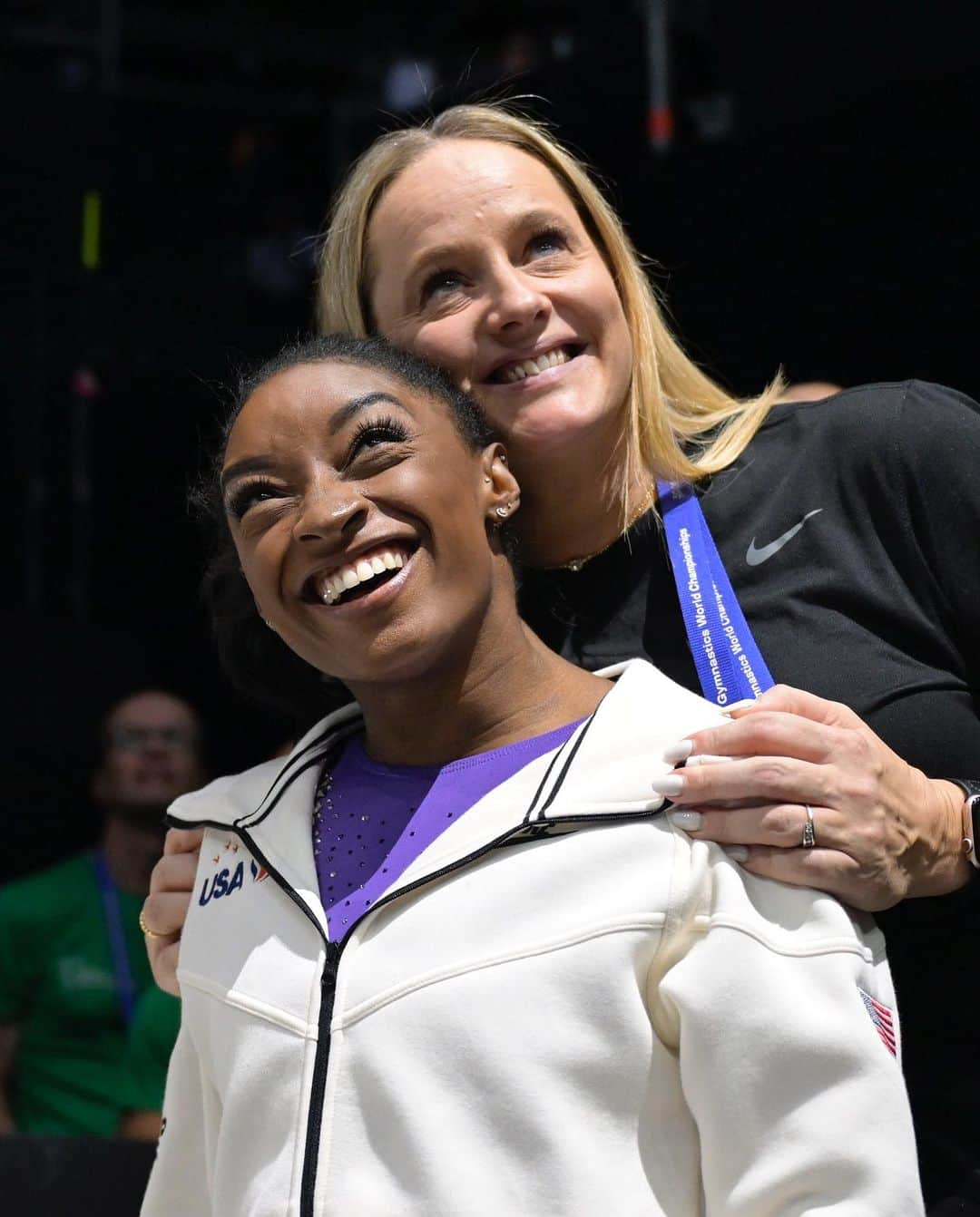 シモーネ・バイルズさんのインスタグラム写真 - (シモーネ・バイルズInstagram)「world championships!!!!! whew Antwerp will always hold a special place in my heart.  The first time I got a skill named after me was in this arena & 10 years later I got my 5th skill named… I’m speechless. I’m honored. I’m excited and I’m blessed!   doing it for the little girl who fell in love with the sport!!!!!   Thank you from the bottom of my heart for all the love & support 🖤」10月14日 9時11分 - simonebiles