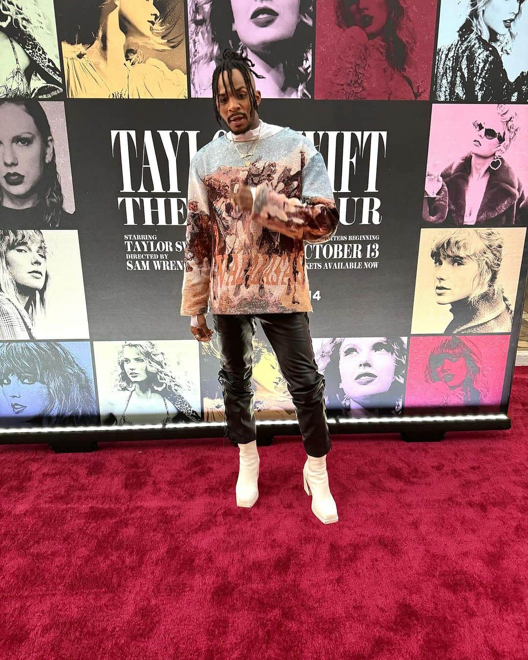 クリス・オドネルのインスタグラム：「For this being my first movie premiere.. I’m not mad .. elated actually lol.. everybody make sure you go watch the @tstheerastourfilm ! It’s incredible 🌹. Oh and y’all f*ckin with my fit ?? #tserastourfilm」