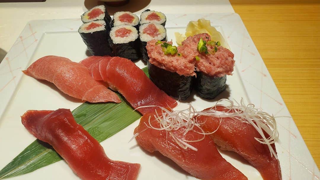別所哲也のインスタグラム：「あぁ！最高！やっぱ　鮨だな！」