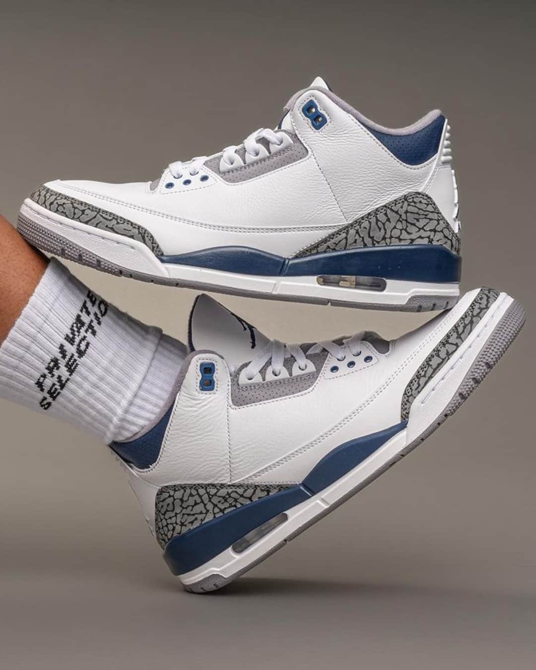 Sneaker News x Jordans Dailyさんのインスタグラム写真 - (Sneaker News x Jordans DailyInstagram)「Who plans on picking up the AJ3 "White/Navy" in January? 🤔⁠ ⁠ For more details as well as a closer look, hit the link in the bio 📝」10月14日 0時27分 - jordansdaily