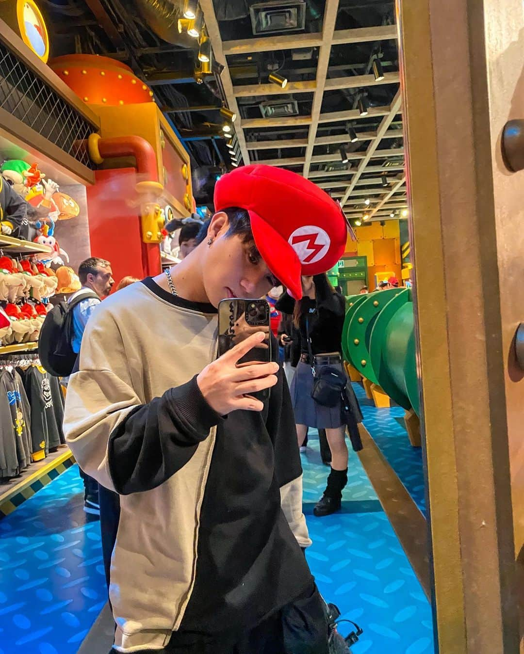 Ranz Kyleさんのインスタグラム写真 - (Ranz KyleInstagram)「Amazing time with my girl and siblings at universal studios 🇯🇵」10月14日 0時41分 - ranzkyle