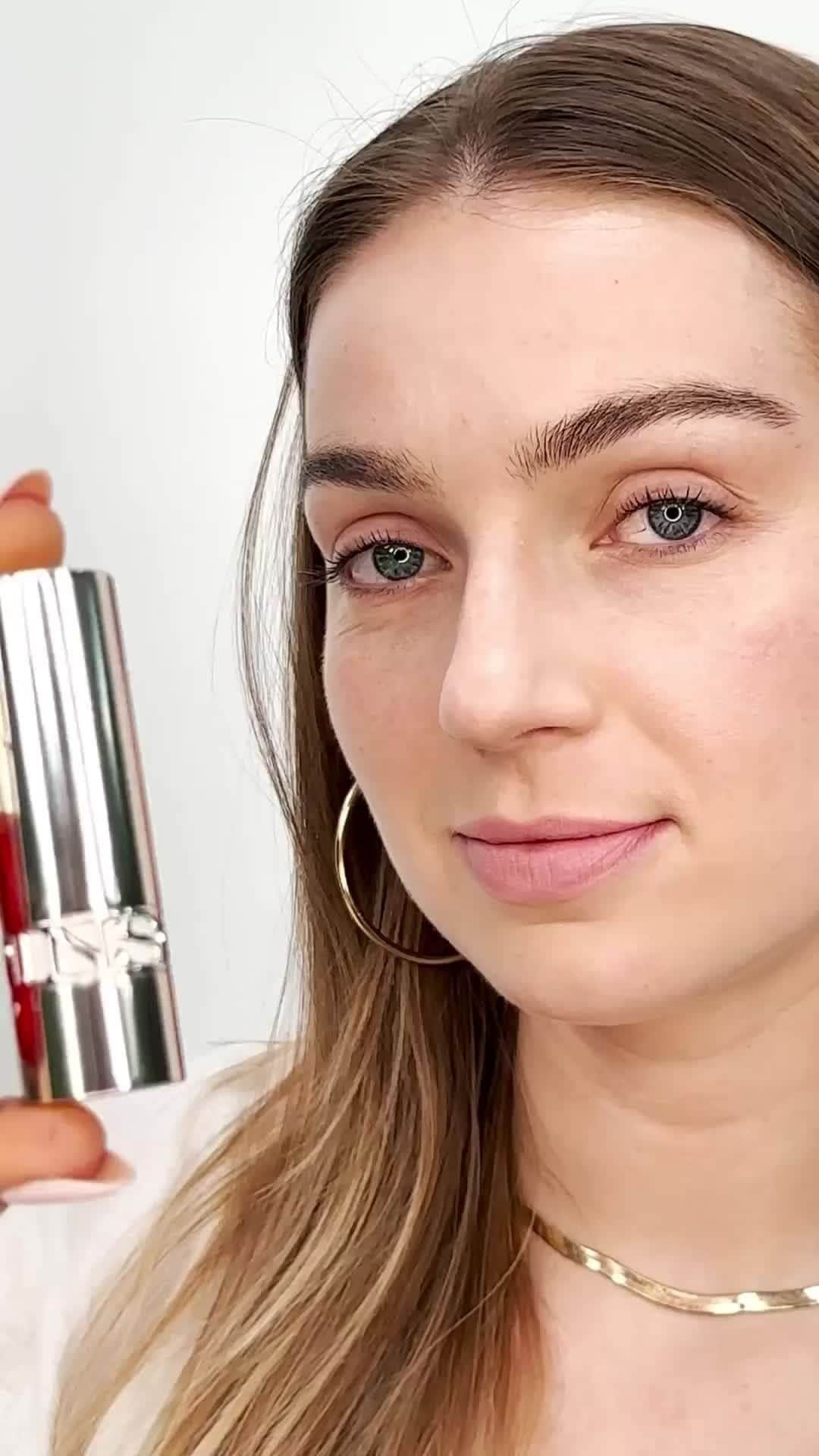 Clarins Middle Eastのインスタグラム：「دعي أحلامك باللوك الأحمر المثالي تتحقق مع هذا الثنائي. 🍒💋 جولي روج الجديد وزيت ليب كومفورت بدرجة شيري يصنعان الشفاه الحمراء الكلاسيكية المثالية.⁣ ⁣ متوفر في كلارنس بوتيك ومتاجرنا الالكترونية (الروابط في البايو)⁣⁣⁣⁣⁣⁣⁣⁣⁣⁣⁣⁣⁣⁣⁣⁣⁣⁣⁣⁣⁣⁣⁣⁣⁣⁣ ⁣ Let your red lip dreams come true with this duo. 🍒💋 Our New Joli Rouge and Cherry Lip Comfort Oil create the perfect classic red lips.⁣ ⁣ ⁣Available at Clarins boutiques and on our e-stores (links in bio)⁣⁣⁣⁣⁣⁣⁣⁣⁣⁣⁣⁣⁣⁣⁣⁣⁣⁣⁣⁣⁣⁣⁣⁣ ⁣ #Clarins #ClarinsME #SkinCare #SelfCare #Beauty #JoliRouge #NotJustALipstick #كلارنس #العناية_بالنفس #جولي_روج #مكياج」