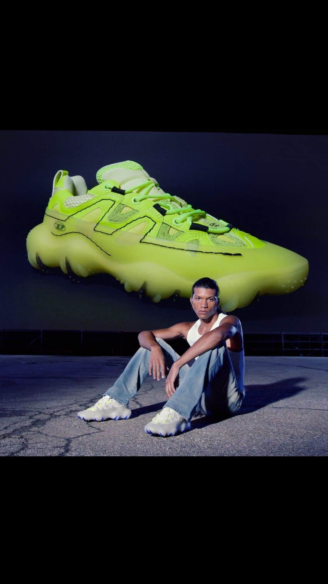 ディーゼルのインスタグラム：「Big ideas.    The S-Prototype P1 represents the newest evolution of Diesel’s Prototype sneaker. A translucent rubber cage envelopes the sneaker creating a new proportion for the future.    Tap to shop and discover more at the link in bio.   This video contains flashing lights that can trigger seizures for people with photosensitive epilepsy. Viewing is at the viewer’s discretion.   #ForSuccessfulLiving」