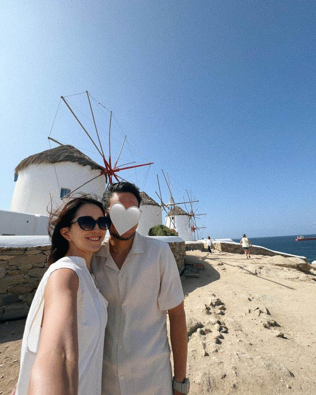 Remiさんのインスタグラム写真 - (RemiInstagram)「obsessed with blue × white in Mikonos🇬🇷 ブルーと白の虜になる島☁️🦋🫐  1-2 #パラポルティアニ教会 #PanagiaParaportiani 3-4 #カトミリの風車 #TheWindmills #KatoMilli 5 #セントニコラス教会 #stnicolaschurch   ------------ 📍#Mikonos #Greece #🇬🇷  ⚓️ @norwegiancruiseline  👨‍👩‍👧‍👦 @hh.channel2023  🗓 2023.10.3-13  #ミコノス島 #ギリシャ旅行 #ギリシャクルーズ #クルーズ旅  #ノルウェージャン #ヨーロッパクルーズ #地中海クルーズ #エーゲ海クルーズ #子連れクルーズ #子連れ旅行 #mikonos #mikonosisland #norwegian #ΠαναγίαΠαραπορτιανή #norwegiancruiseline #norwegianbreakaway #cruise #cruiselife #familycruise #remi_world2023」10月14日 1時16分 - remi_912