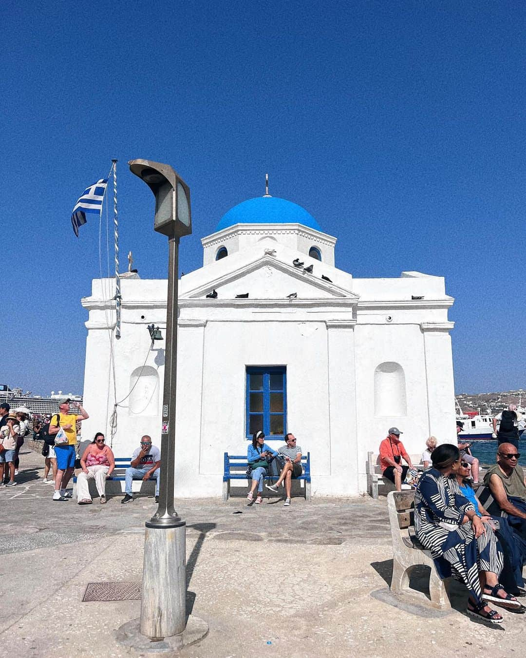 Remiさんのインスタグラム写真 - (RemiInstagram)「obsessed with blue × white in Mikonos🇬🇷 ブルーと白の虜になる島☁️🦋🫐  1-2 #パラポルティアニ教会 #PanagiaParaportiani 3-4 #カトミリの風車 #TheWindmills #KatoMilli 5 #セントニコラス教会 #stnicolaschurch   ------------ 📍#Mikonos #Greece #🇬🇷  ⚓️ @norwegiancruiseline  👨‍👩‍👧‍👦 @hh.channel2023  🗓 2023.10.3-13  #ミコノス島 #ギリシャ旅行 #ギリシャクルーズ #クルーズ旅  #ノルウェージャン #ヨーロッパクルーズ #地中海クルーズ #エーゲ海クルーズ #子連れクルーズ #子連れ旅行 #mikonos #mikonosisland #norwegian #ΠαναγίαΠαραπορτιανή #norwegiancruiseline #norwegianbreakaway #cruise #cruiselife #familycruise #remi_world2023」10月14日 1時16分 - remi_912