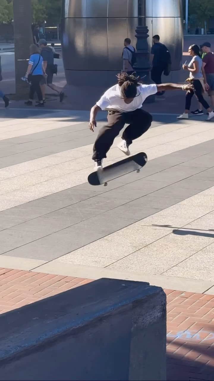 エフティーシーのインスタグラム：「💥 @nappyfriedchicken 💥 📲 @pier7sf #ftc #ftcskateboarding #forthecity #ftcsanfrancisco #ftcjp #ftctokyo #ftcnagoya #ftcosaka #ftcnewyork」
