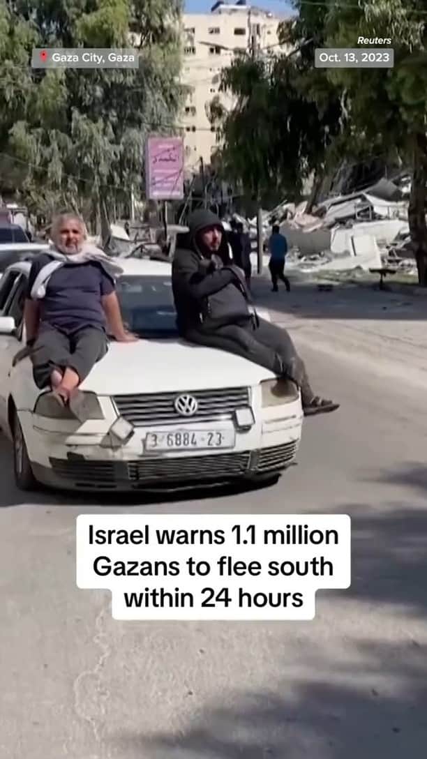 NBC Newsのインスタグラム：「Israel has warned the entire population of northern Gaza to evacuate south, leaving more than 1 million people to decide whether to abandon their homes.」