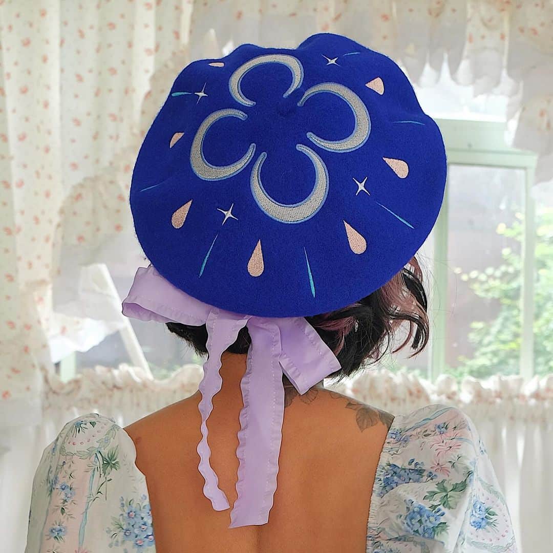 のインスタグラム：「Thinking of bringing back some previous beret designs 🪼✨😈」