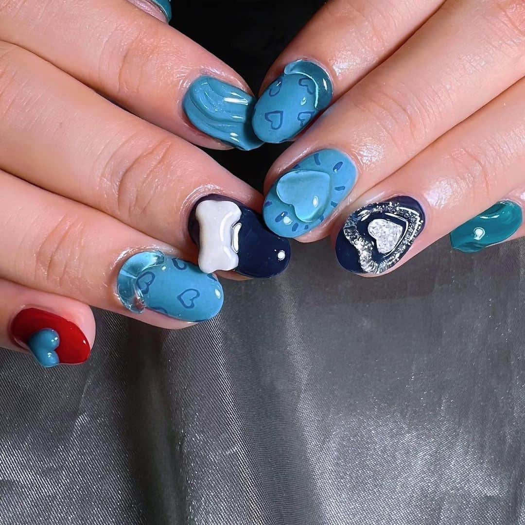なかやまちえこさんのインスタグラム写真 - (なかやまちえこInstagram)「💙⠀ ⠀ デザインイメージお伝えいただいて🦴⠀ #nail #nails #nailart #ネイル #美甲 #ネイルアート  #japanesenailart #manucure #japanesenails #manicurist #gelnails #أظافر #네일아트 #미용  #เพ้นท์เล็บ #artedeuñas #เพ้นท์เล็บเจล #ジェルネイルデザイン #ネイルデザイン #nagelkunst #pr #らくがきネイル @pregel.jp ⠀ @aby_sharenail」10月14日 1時56分 - chiekonakayama