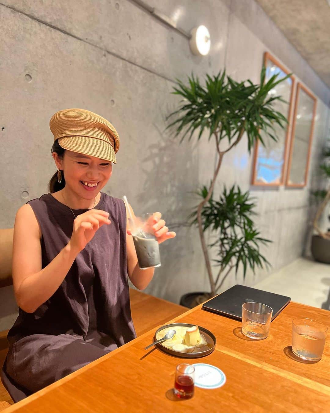 長嶺菜菜子のインスタグラム：「⁡ 【本当の価値観を知って 　生きやすく人生を楽しむ人を増やしたい】 ⁡ この想いのもと、 ⁡ ／ 11/29（水）講座を開講します！ ＼ ⁡ ⁡  これまで私は価値観ワークを通して、 多くの方の「価値観」を 見つけるサポートをしてきました⸜🙌🏻⸝‍ ⁡ 価値観を知るだけでも「生きやすくなった！」 「自分の心地よさに気づけた！」 という声をいただき、 参加してくれた方の顔がどんどん 明るくなっていくことにやりがいと 喜びを感じています✨ ⁡  ⁡ 価値観ワークは1時間なんだけど ・もっと深く自分のことを知りたい ・やりたいことを深掘りしたい ・何かを始めるにも何をしたらいいか分からない ⁡ という声もあり、 今よりも人生を楽しむサポートがしたい！！ ⁡ そんな思いから新たに継続講座 を開講することにしました💡 ̖́- ⁡ ⁡ コンセプトは 「本当の自分を見つけて、 　　　　　やりたいことを明確化すること」 ⁡  なぜなら私自身、過去に自分迷子で 自己投資700万以上をかけてきたけど、 結局行きついた先が 【自分を知ること】だったから。  なんじゃそりゃー！！って 思う人もいるかもしれないねど 本当に本当にそこ！！ ⁡  自分のことってよく分からない、 って人はかなり多いと思う！ （私も含めて🥹👉👈…）  だから、多くの人がコーチングやコンサル、 占いや統計学を受けて、 自分を知ろうとしているんじゃないかな。 過去の私がそうだった！ ⁡  あらゆるものに自己投資をしてきて 計算してみたら700万以上かかっていた。笑 ⁡  強みや興味好奇心、価値観など、 自分のことを良く知っていたら とっくにやりたいことを見つけて 人生謳歌しているはず😀 ⁡ なので私は遠回りしてきたなって思うのだけど その遠回りも今となっては全て学び✍🏻💭 ありがたいと思ってる𓏗𓏗 ⁡  そして ⁡ 同じように自分迷子の人の気持ちが 他の誰よりも人一倍わかる😲💡 ⁡  ⁡ なのでこの講座は、 こんな方に受けてほしいと思っています ⁡ ・周りが好きな仕事をしていて 　キラキラ輝いているのを見て 　自分との差に落ち込む（SNS見るのが辛い・・） ⁡ ・自己投資はしているものの、 　何をやってもしっくりこない。 　何が本当にしたいのか、 　何がやりたいのかを明確にしたい ⁡ ・私の人生こんなもんじゃない ⁡ ・私だけにしか出来ないことを見つけたい ⁡ ・何かを始めたいのに、 　どうしていいか分からず数年間モンモンとしている ⁡ ・人と比べて得意とすること、 　好きなこと、強みがない ⁡ ・今の仕事は好きだけど、 　もっと私に合う仕事があるはず、それを見つけたい ⁡ ⁡ 700万円をかけて気づいたことを 皆さんにシェアしたいと思います︎👍🏻 ̖́- ⁡ ⁡ 2024年こそ好きなことをして 人生を輝かせたい方は一緒に走り抜けていきましょう✊🏻 ̖́-‬ ⁡ ⁡ 講座募集案内はまたさせていただきますので ぜひ投稿やストーリーをチェックしていてください♪  ＿＿＿＿＿＿＿  行ったことないカフェに行くのが好き。 　写真は那覇にオープンした新しいカフェ☕️ 　 行ったことないところに行くと、 ワクワク楽しみと、新しい刺激があってとっても楽しい☺️  そんな良い気分のときは やりたいことや夢・目標などがポッと出てくるよ🩵」