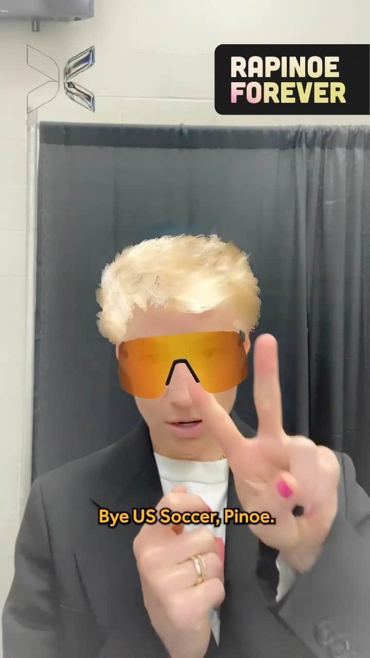 ミーガン・ラピノーのインスタグラム：「Testing out some old looks with @mrapinoe👩‍🎤  #meganrapinoe #ussoccer」