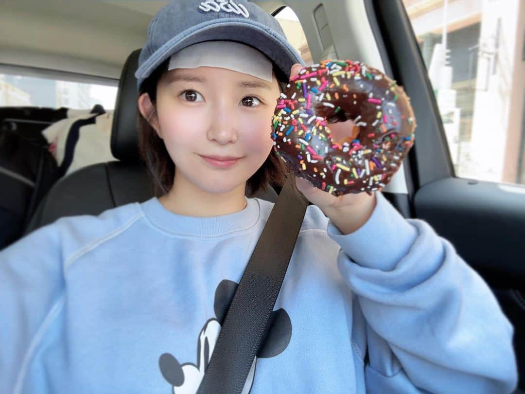 深田結梨（浅田結梨）さんのインスタグラム写真 - (深田結梨（浅田結梨）Instagram)「😋🍩  #かわいくて  #おいしすぎました  #口にチョコついてますけど  #ゆーりまん引退 #冷えピタ大好き  #ヴィーガンスイーツ  #vegan  #donuts  #usa  #california」10月14日 2時43分 - yuuriman_