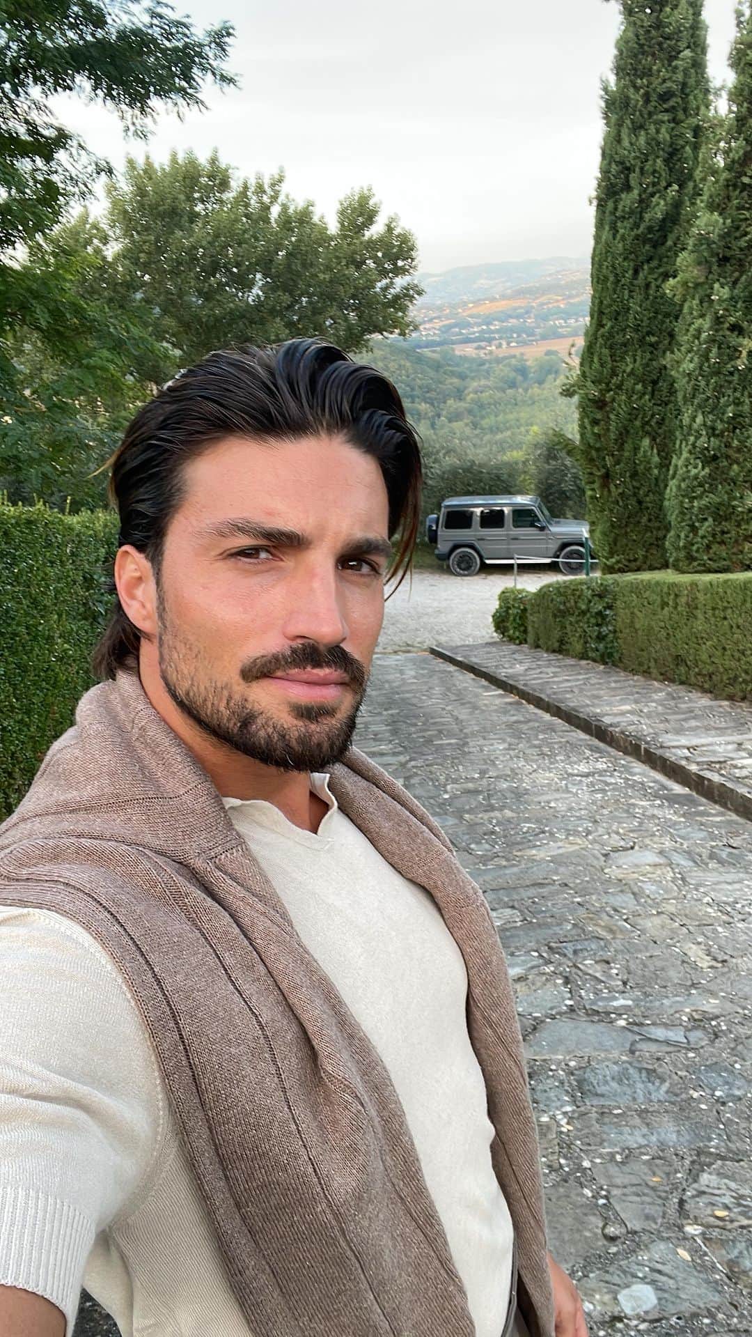 Mariano Di Vaioのインスタグラム：「Yes or NO?  ROAST ME 🫠」