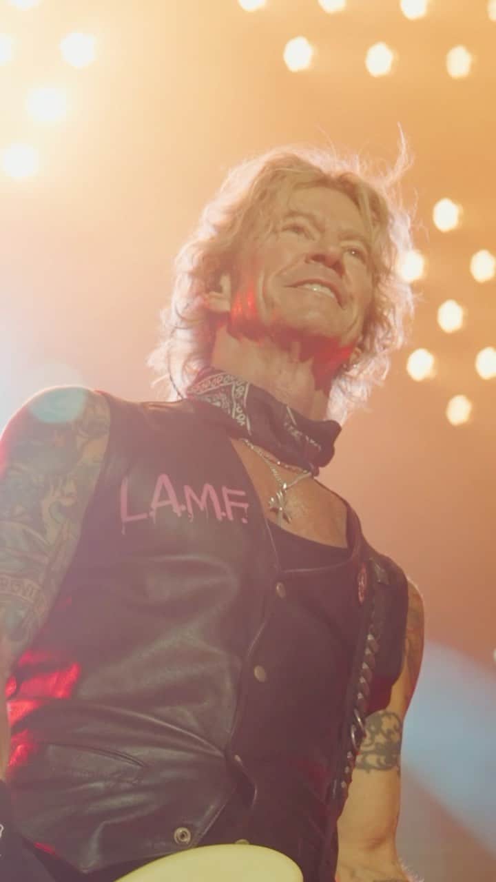 Guns N' Rosesのインスタグラム：「Biloxi, Kansas City & San Antonio, we see you!! So much F’N’ energy at every show. Thank you, Gunners 🌹」