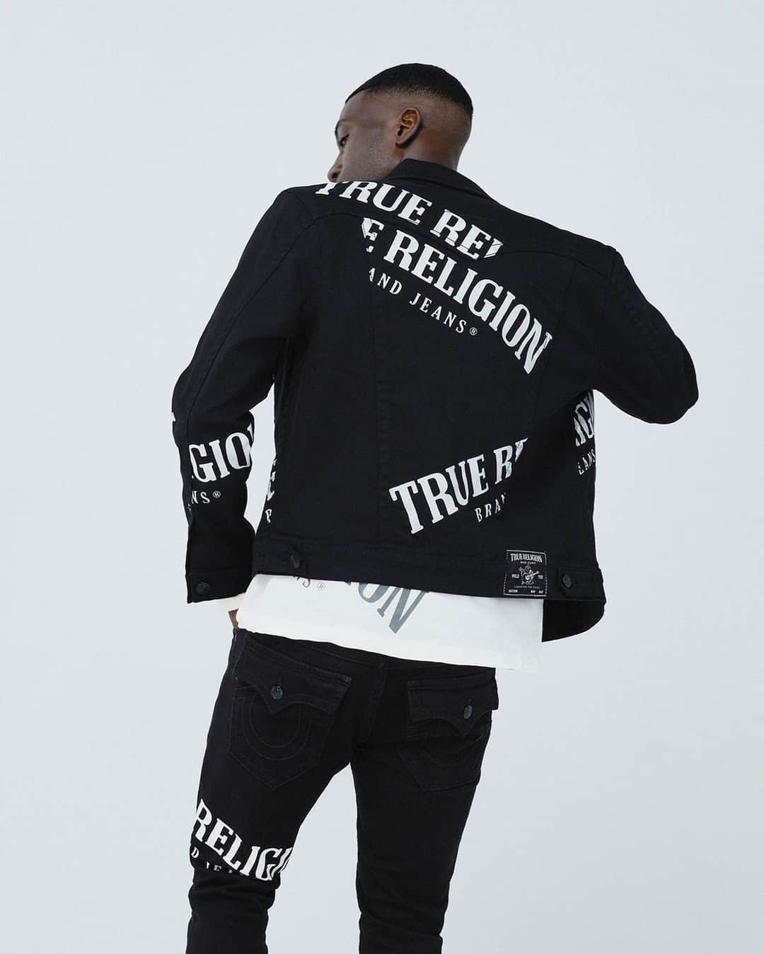 のインスタグラム：「Showing love for some of our deepest, darkest styles this BLACK Friday the 13th. 🖤  [link in bio to shop]  #TrueReligion」