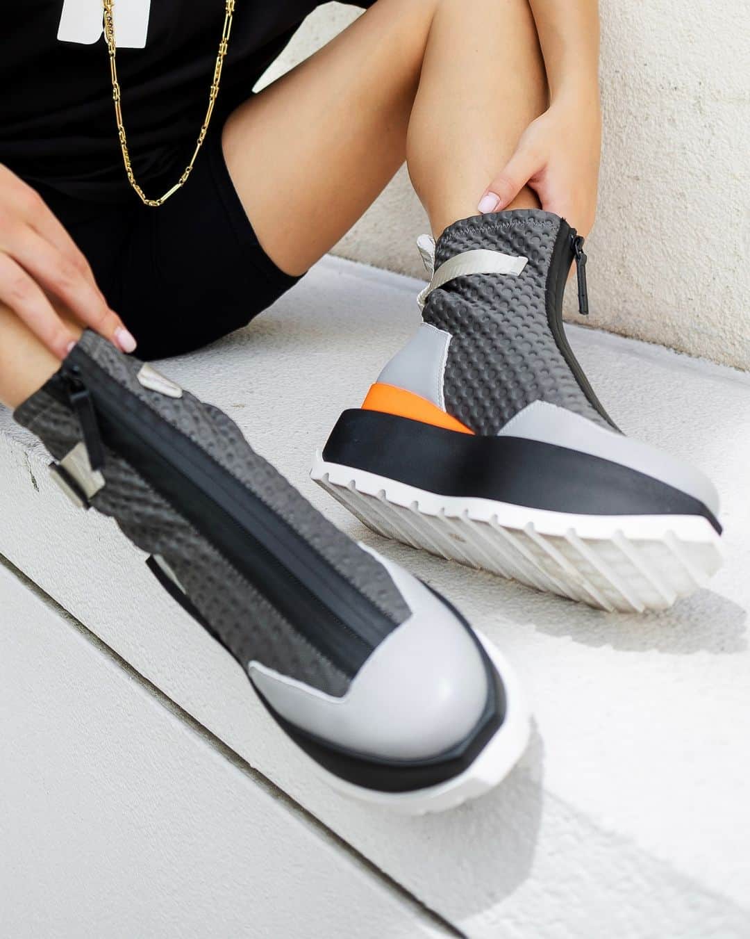 ユナイテッドヌードのインスタグラム：「Roko Bootie II /// Epitome of comfort & style. Available in various AW23 colorways at unitednude.com! ⁠ .⁠ Content @Basic.Pr⁠ .⁠ #unitednude #AW23 #elevatedactive」
