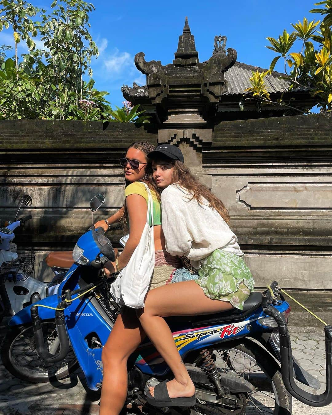 Inka Williamsのインスタグラム：「13.10!!!!! Happy Birthday Bestie 🌸 the sister I never had! Life has been so fun with you, becoming women together , challenging and loving each other ❤️you bless us all with your smile and light.  love you forever no matter what.」