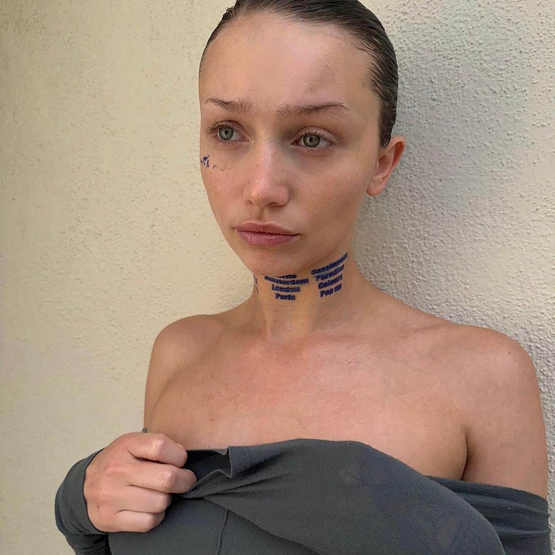 ケイリン・ルッソのインスタグラム：「get it tatted so i know it’s reeeeeaaaal 📍 Europe influx tickets November 21-25」