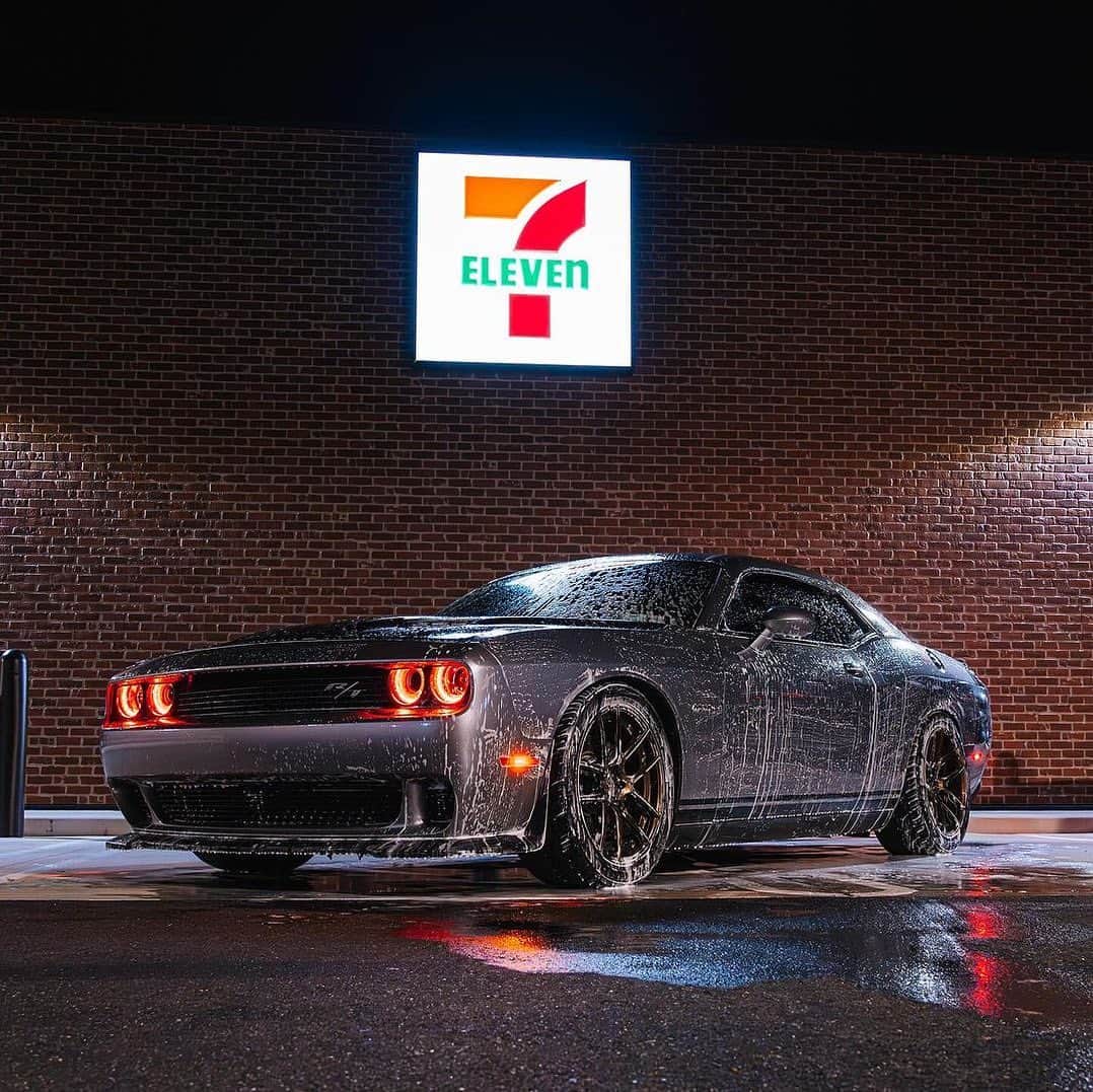 7-Eleven USAのインスタグラム：「bb needed a wash part 1 (comment "CARSOn is hot" for part 2) #CarsOf7ELEVEn  @chromos.media and @curbsidesmobiledetailing」