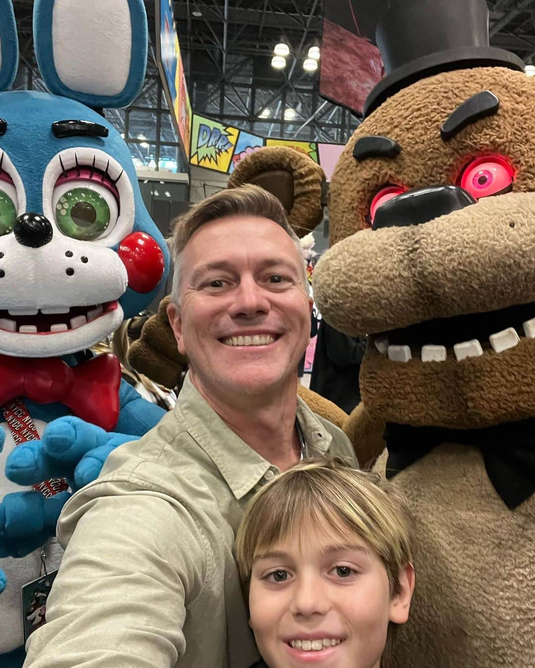 カイル・ニューマンさんのインスタグラム写真 - (カイル・ニューマンInstagram)「Why we came! FIVE NIGHT’S AT FREDDY’S! #newyorkcomiccon」10月14日 6時18分 - kyle_newman