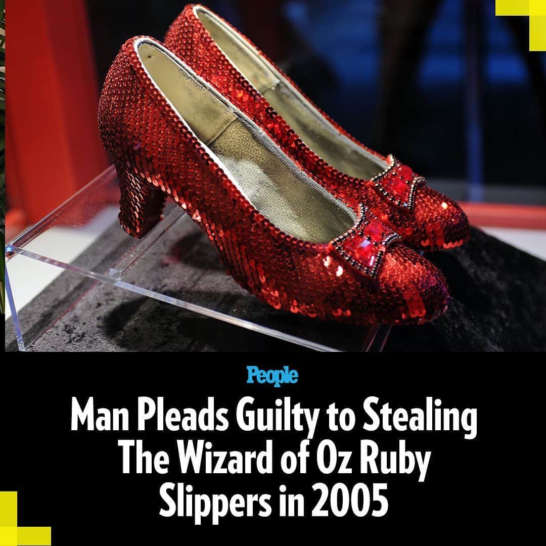 People Magazineさんのインスタグラム写真 - (People MagazineInstagram)「Terry Martin, 76, has pleaded guilty to charges against him for stealing the iconic ruby slippers worn by Judy Garland in The Wizard of Oz. The pair stolen by Martin were one of four remaining pairs of slippers used in the movie and are “among the most recognizable memorabilia” in the film industry, a press statement from the attorney's office said. Martin also allegedly said he got rid of the shoes once he realized they were made of glass, not ruby. Head to the link in bio for more details. | 📷: Larry Marano/FilmMagic」10月14日 6時30分 - people