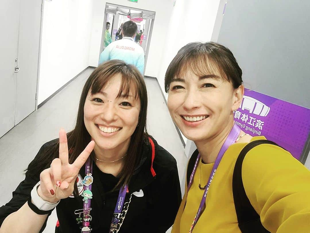 今別府香里さんのインスタグラム写真 - (今別府香里Instagram)「🏸アジア大会🏸🇨🇳  団体戦🥉、女子シングルス大堀彩選手🥉  更なる高みを目指して、step up💪  次はデンマーク🇩🇰、フランス🇫🇷 また長旅です✈️  なかなか撮ることのない、青森山田OGショット📷  久しぶりに小椋さんにもお会いできました🤗  #アジア大会 #青森山田高校」10月14日 6時49分 - kaori_imabeppu