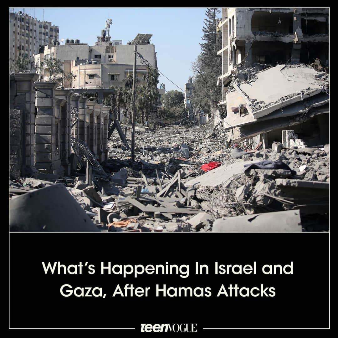 Teen Vogueさんのインスタグラム写真 - (Teen VogueInstagram)「On October 13, the Israeli military called for people living in northern Gaza to relocate to the southern half within 24 hours — an evacuation order that affects more than one million people and that the United Nations says is “impossible” and could lead to “devastating humanitarian consequences.” As of this writing, at least 1,799 Palestinians and 1,300 Israelis have been killed in the past week. Tap the link in bio for what we know about the ongoing conflict in Israel and Gaza.  (📸: Getty Images)」10月14日 7時45分 - teenvogue