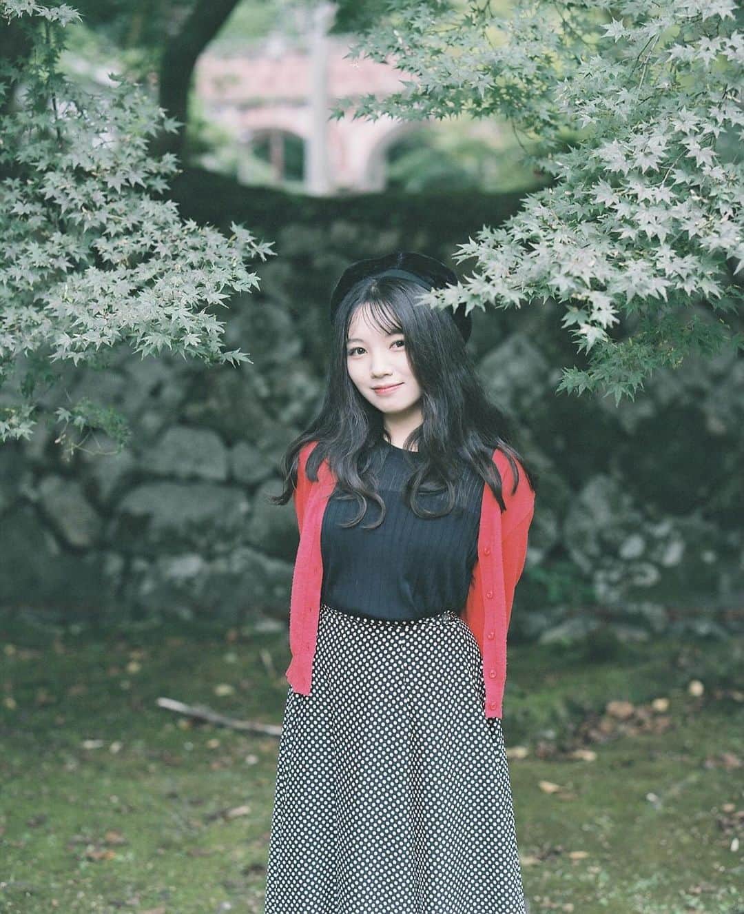 Masaのインスタグラム：「.  ▶︎▶︎▶︎ Swipe  1：Pentax6x7  Super Takumar 105mm F2.4 #pro400h   2-3：Nikon F3  Nikkor 50mm F1.4 #colorplus200  🍁👘のロケハンの日  撮影日 : 2023年10月8日  #まさペン#エビプリ #pentax6x7 #pentax67 #バケペン #中判フィルム #film #filmcamera #filmphotography #フィルム #フィルムカメラ#フィルム写真 #igersjp #portrait #ポートレート #filmisnotdead #京都 #kyoto #南禅寺」