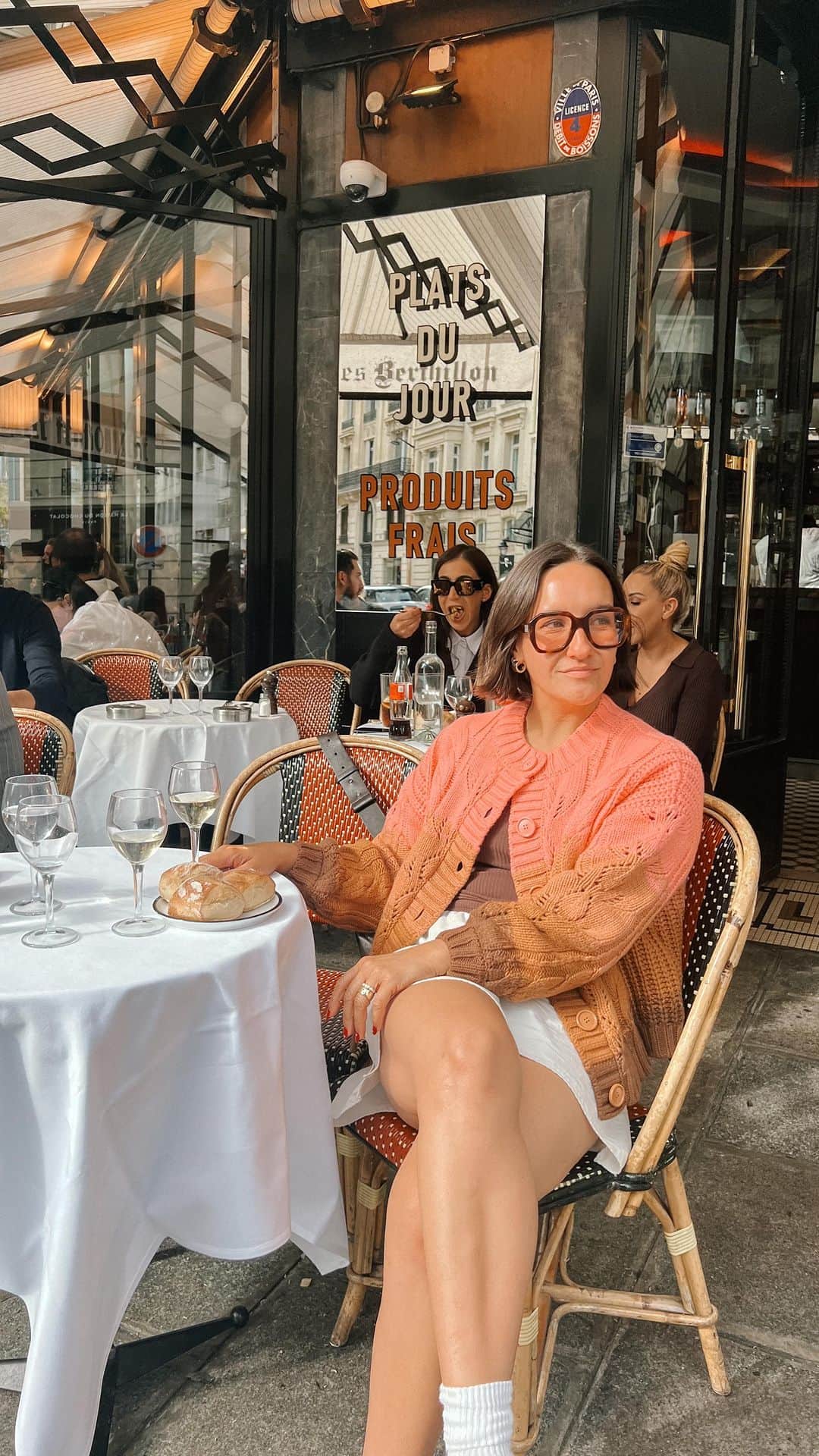 SPELLのインスタグラム：「From AM to PM in Paris with our Head of Partnerships @audreyjaggs 🥐🇫🇷」