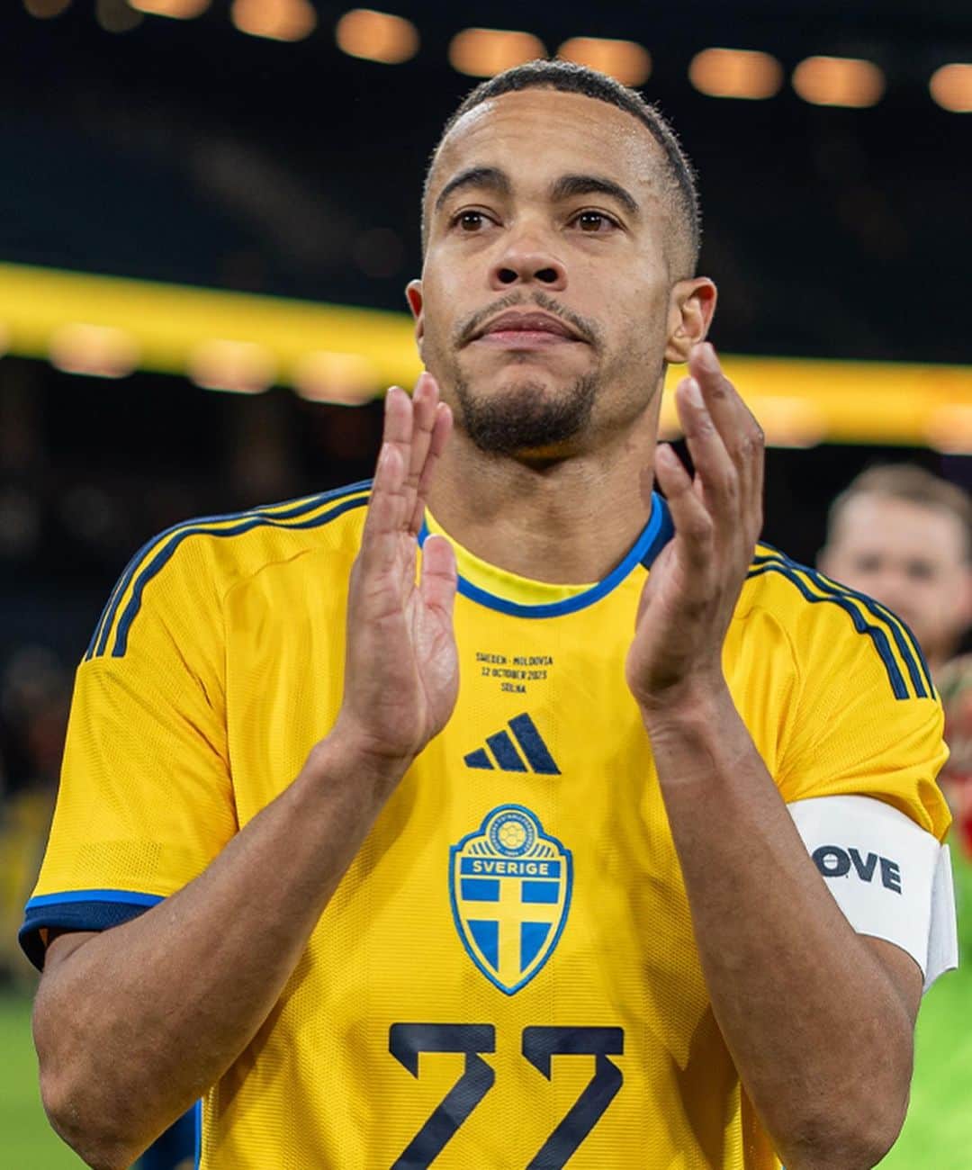 ロビン・クアイソンさんのインスタグラム写真 (ロビン・クアイソンInstagram)「🇸🇪」10月14日 18時40分 quaison