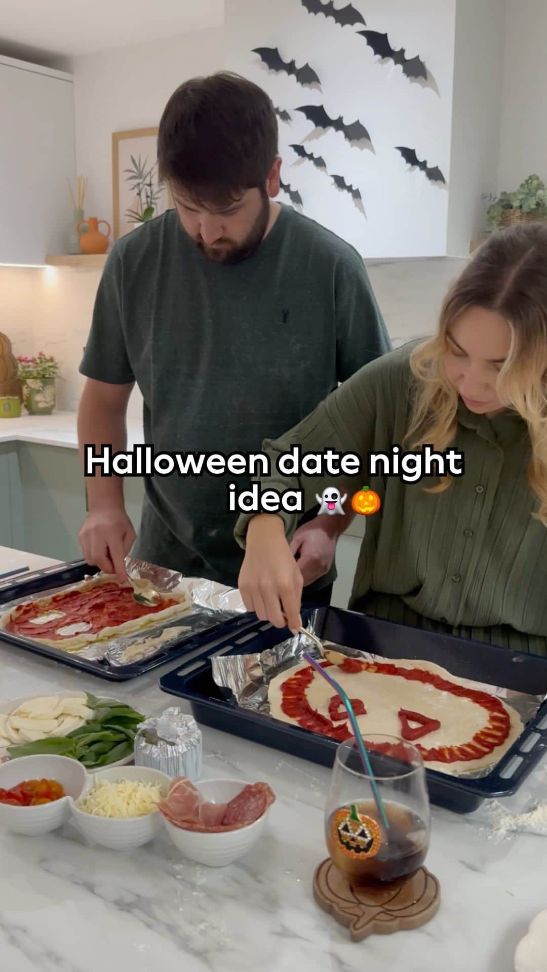 Nextのインスタグラム：「Spooky szn called - it’s date night 📞🎃 👻@jessicashomestyle 📸 #nexthome」