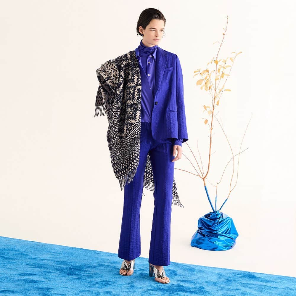 フォルテフォルテのインスタグラム：「we take flight as travelers, to arrive again where the unspoiled time maintains the harmony of measure, the gracefulness of the material, the rhythm of colors. coat and cape in “clio” jacquard, woven from alpaca wool embrace the new suit in jacquard crépon: a fresh and sophisticated mix. #forte_forte #aw23 #pfw #musa #autunno #gracefulness #dreams #nymph #contemporary #handmade #freedom #energy #nature #poetic #feminine #fluid #passion #madeinitaly」