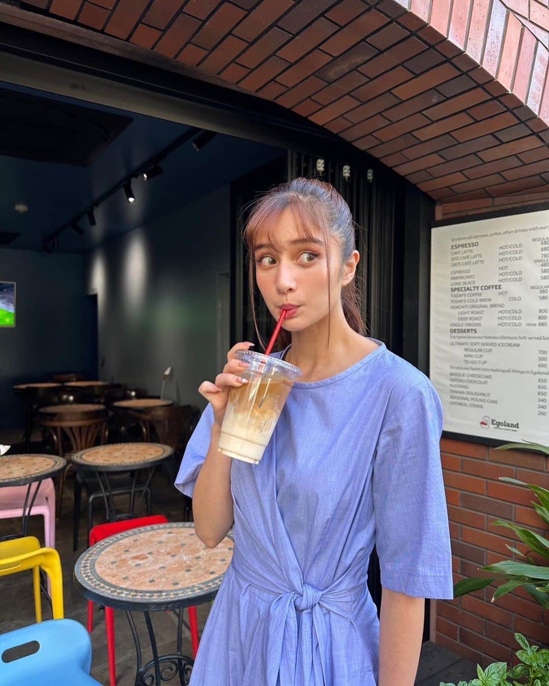 Takiさんのインスタグラム写真 - (TakiInstagram)「Coffee is my therapy☕️ ぎりぎり　の　summer dress です　 さいきん　すずしい　ですね」10月14日 17時37分 - taki_faky