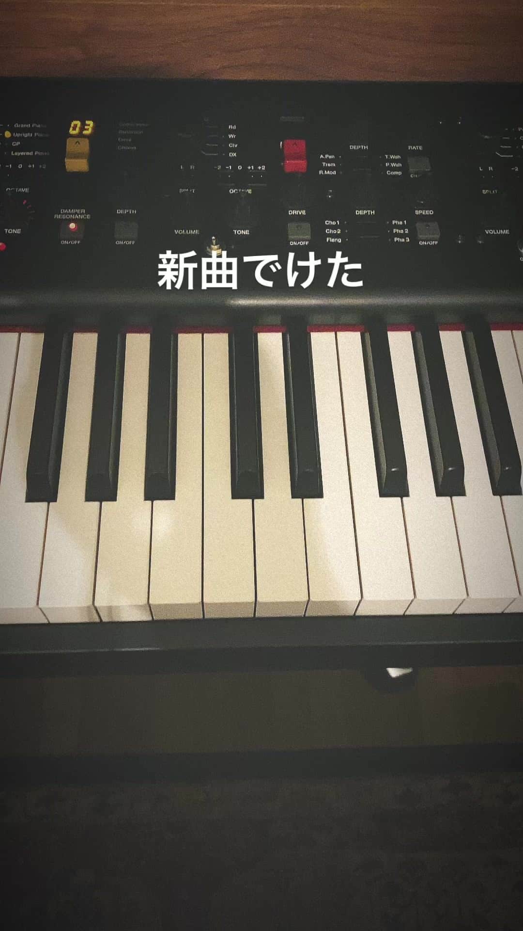 広沢タダシのインスタグラム：「今日作った冬の曲、レコーディングしてます⛄️  冬のツアーに持って行くぞい🐈」