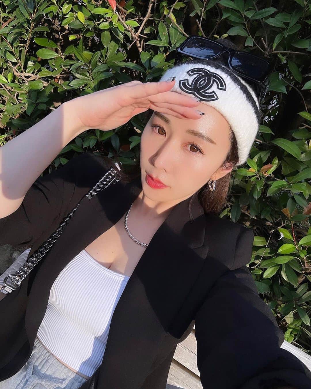 shihoのインスタグラム：「🤍🖤💚🩷🤍🖤🩷💚  最近の秋晴れきもちよ☺️☺️  この季節の公園最高  ママモードいろいろ👩‍👩‍👧‍👧👭👸🏼🐰🐣🦄  💚🤍🩷🖤💚🤍🩷🖤  #女の子ママ #エスビューティークリニック」