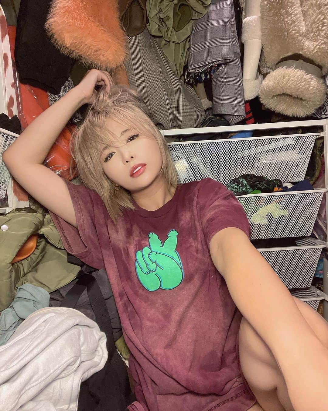 星美りかのインスタグラム：「衣替え進まない😇 オレンジが大好きだからオレンジ増やしたい🍊」