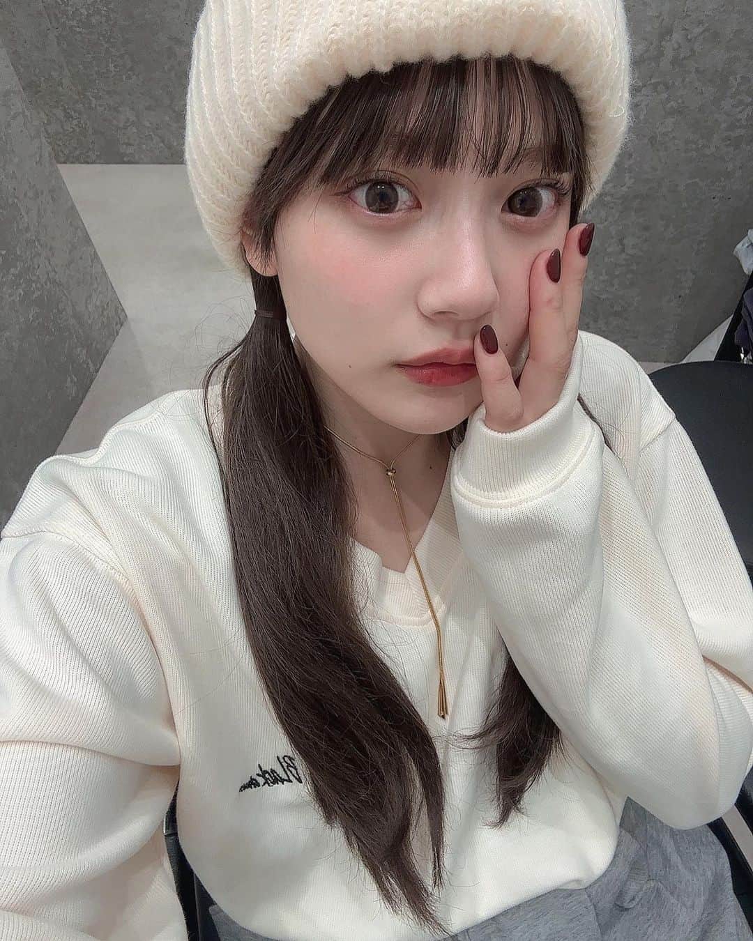 のインスタグラム：「この前の🍨♡ @cene_316l のネックレスが調節可能でかわいい☺️ 普段silver派なのに CENEのgoldの色味はとってもすき🫶🏻  #cene #セネ #金アレ対応 #金属アレルギー対応 #pr」