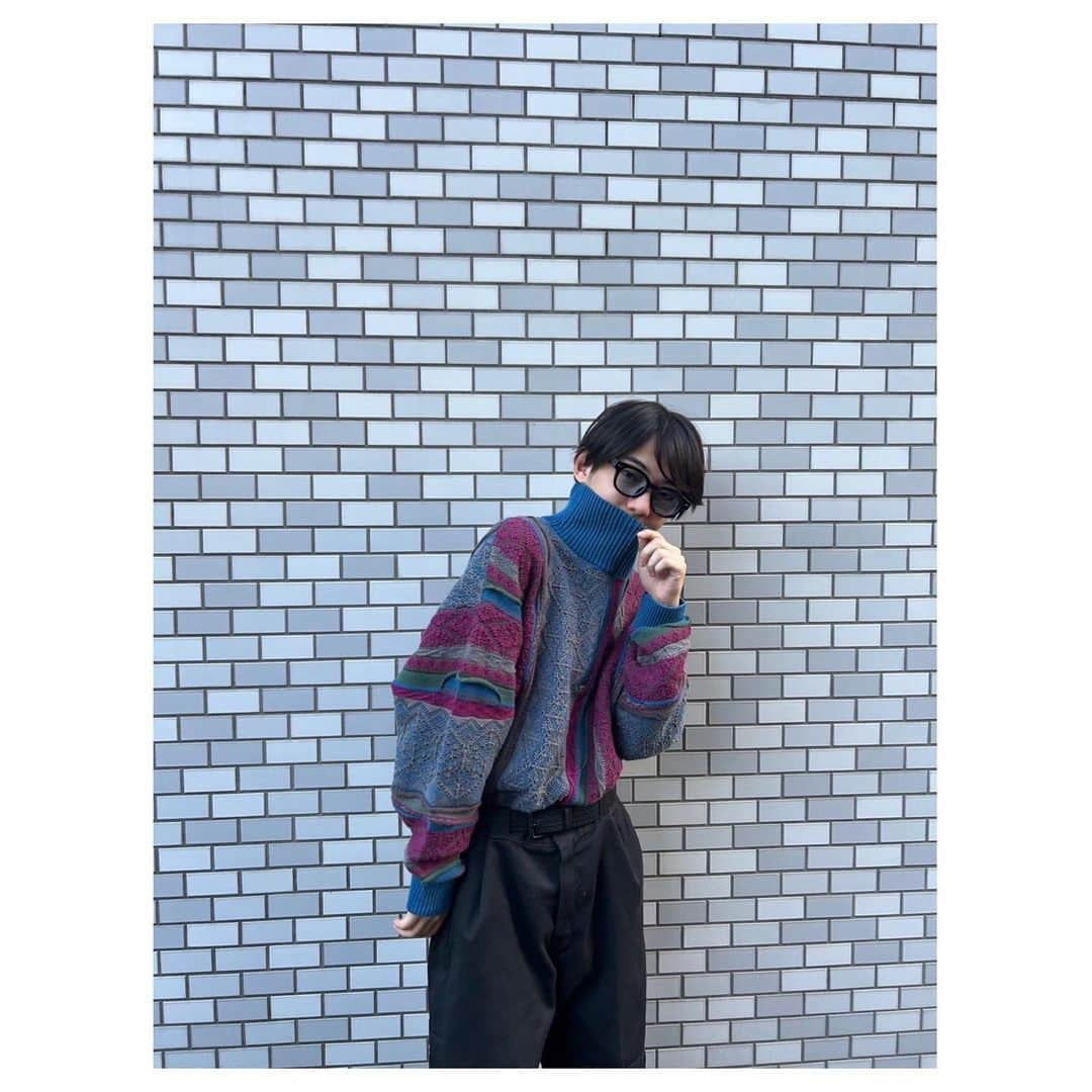 八神慶仁郎さんのインスタグラム写真 - (八神慶仁郎Instagram)「. すっかり寒くなってきて秋服の季節ですね🐈🧶 風邪ひかないようにみんな気をつけるんだぞ😎」10月14日 17時51分 - keijiro_yagami_official