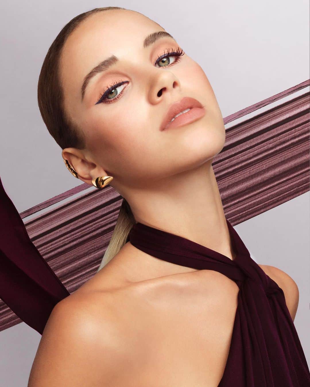 のインスタグラム：「Explore the rich berry undertones of Le 8 Hypnôse Noir Grenat to bring out the natural beauty of your unique gaze. #Lancome #Le8Hypnose #Makeup #Mascara」