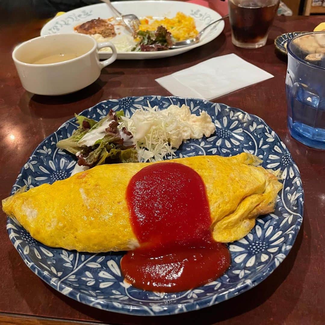 麻倉瑞季さんのインスタグラム写真 - (麻倉瑞季Instagram)「ひとりよりふたりで食べるほうが幸せも美味しさも倍増だよねっ。」10月14日 18時05分 - mizuki_asakura_