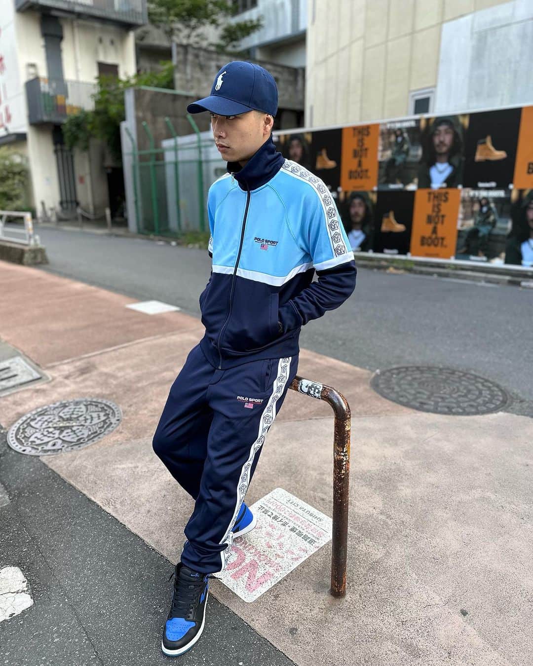 GROW AROUNDのインスタグラム：「#growaroundnewarrivals  POLO SPORT PSFC TRACK JACKET & PANTS POLO SPORTからTRACK JACKET,PANTSのセットアップが入荷しました。 着心地の良いジャージ素材になってます。 刺繍でPOLO SPORTのフラッグロゴにサイドラインは架空のサッカーチームPSFCのロゴになっております。」