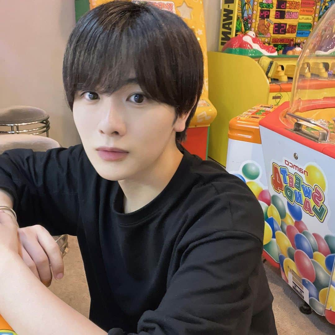 六花清春のインスタグラム：「3ｺﾏ📕」