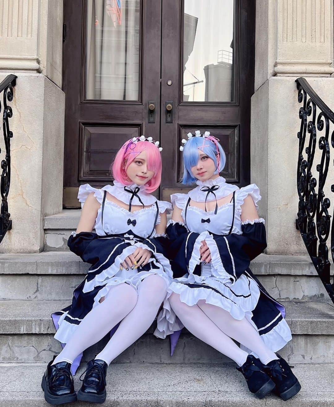 りこぴんさんのインスタグラム写真 - (りこぴんInstagram)「🩵レム×ラム🩷  友達と仮装してユニバ初めてやったからまじ楽しかった😳✨🌏  ずっと手繋いで幸せすぎた🤝💓  #ユニバ #ユニバハロウィン #ユニバコスプレ #リゼロ #リゼロから始める異世界生活 #リゼロラム #ピンクヘアー #アニメ #アニメコスプレ #ハロウィン #ハロウィンコスプレ #ハロウィン仮装 #撮影会 #撮影会モデル #ポートレートモデル #メイドコスプレ #コスプレ女子 #コスプレモデル #コスプレ撮影 #cosplaygirl #cosplay #japanesegirl #halloweencostume #japaneseanime」10月14日 18時21分 - rikopingram_t