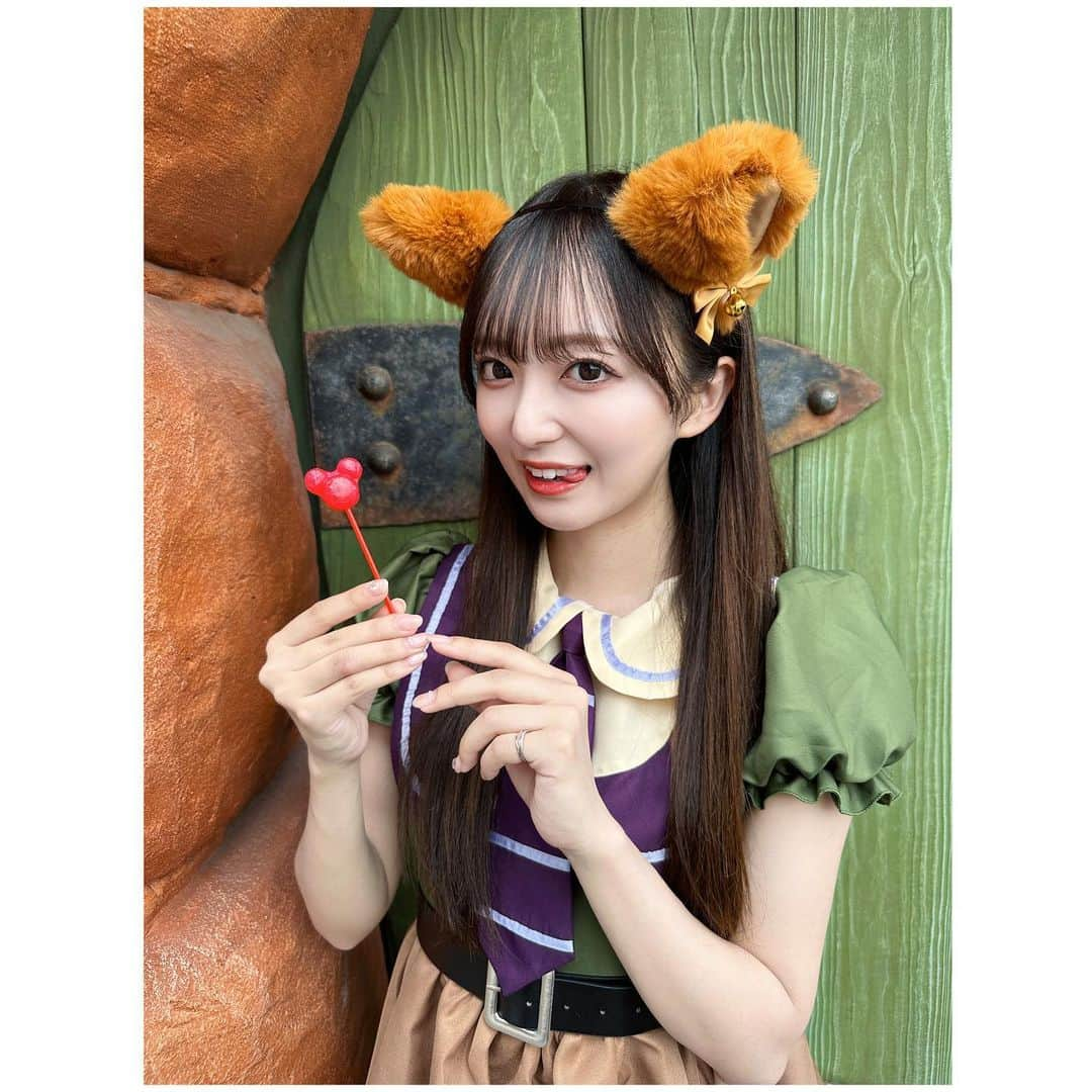 日比野芽奈さんのインスタグラム写真 - (日比野芽奈Instagram)「🦊❤️ . . . Dハロ2023 最初はニックでした！ . . . Qoo10のニックコスに SHEINのきつねカチュ で プチプラなDハロだよ🛍 . . . ジュディのバージョンもあって 両方やりたいなあ〜、と 思ったりしちゃったり🐣 . . . #東京ディズニーランド #ディズニーランド#東京ディズニーリゾート #ディズニーリゾート #ディズニーグッズ #ディズニーカチューシャ  #ディズニーコーデ#夢の国 #夢が叶う場所 #dハロ #dハロ2023  #ハロウィン  #ディズニーハロウィン #ズートピア #ズートピアバウンド #ズートピアコーデ #ニック #ニックバウンド #ニックコーデ #ジュディ #ディズニー写真スポット #ディズニーフォトスポット #tokyodisneyland #tdl #tokyodisneyresort #disney #disneyland  #halloween #disneyhalloween #zootopia」10月14日 18時29分 - hibino_meina