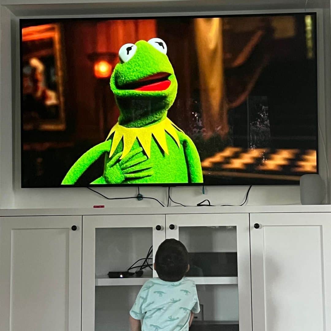 コルトン・ダンのインスタグラム：「Today my son found Kermit. I can’t wait to introduce him to the rest.」