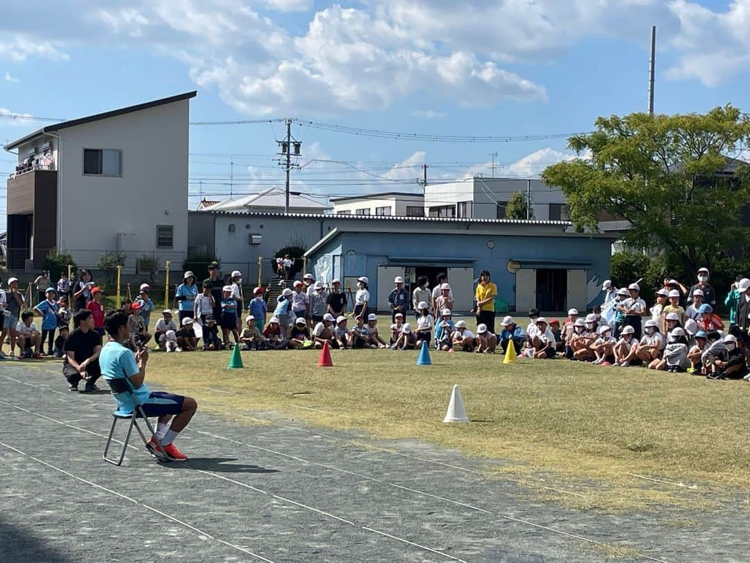 ジュビロ磐田さんのインスタグラム写真 - (ジュビロ磐田Instagram)「🏫#磐田市 小学校訪問レポート🏫  #山田大記 選手は富士見小学校を訪問しました。 「体づくりは何をしていますか？」という質問に、 「日々のトレーニングはもちろん、食事や睡眠にも気を遣っています」と答えました🍚  #シャレン  @iwatacity_official @sensyukai.jubilo」10月14日 10時04分 - jubiloiwata.official