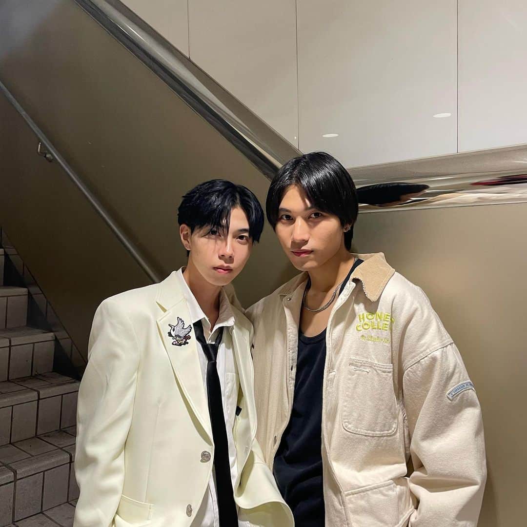のインスタグラム：「白に覆われてみました🙌」