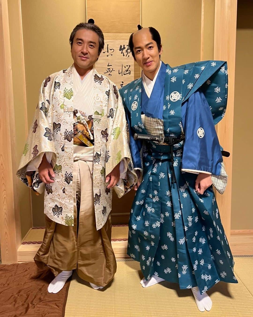 尾上右近さんのインスタグラム写真 - (尾上右近Instagram)「情報解禁✨ 映画『身代わり忠臣蔵』に浅野内匠頭役で出演させていただきます！  忠臣蔵は歌舞伎の人気演目としても親しまれている作品です。 そしてその物語の中でも事の発端である赤穂事件を起こした人物であり脈々と歴代の名優が大切にされてきたお役を映画の中で演じることができとても感慨深いです。  来年2月9日公開です 皆様ぜひお楽しみに🙏  #身代わり忠臣蔵 #ムロツヨシ さん #尾上右近」10月14日 10時18分 - ukon_onoe.eiju_dayu.kenx2